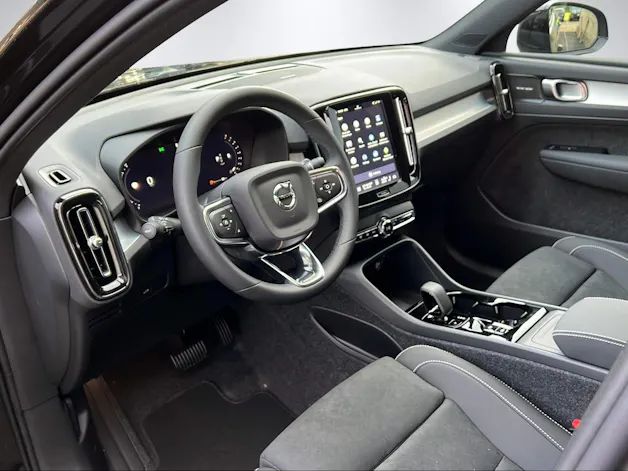 Volvo XC40 2.0 B4 MH Plus Dark