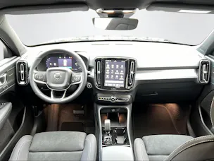 VOLVO XC40 2.0 B4 MH Plus Dark
