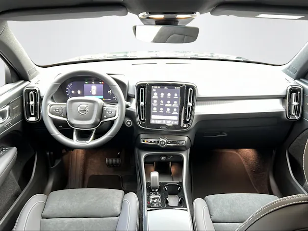 Volvo XC40 2.0 B4 MH Plus Dark