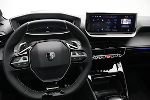 Fahrzeugbild PEUGEOT 208 1.2 Hybrid 145 GT Exclusive