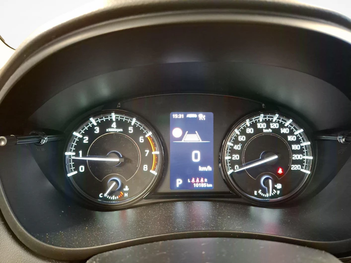 Fahrzeugbild SUZUKI S-CROSS