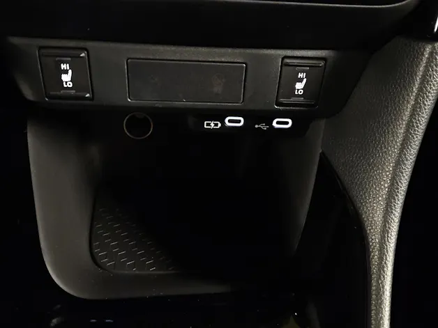 Toyota Yaris 1.5 VVT-i HSD Trend