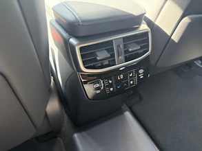 https://vehicle.imgix.net/4421303/abdbc098-97d8-48e2-b18a-b424067ed701.jpg