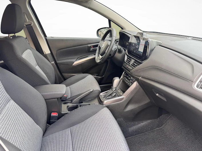 Fahrzeugbild SUZUKI S-CROSS