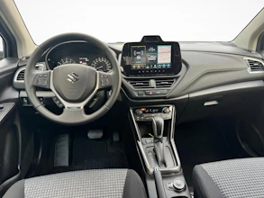https://vehicle.imgix.net/4421317/f0c35d9a-b9cf-4fdc-8a67-fbf55f6c7a9e.jpg