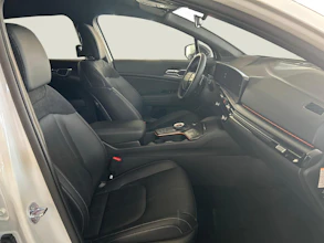 https://vehicle.imgix.net/4421369/dfc60a0c-5fe0-4787-87a6-4cd9858702d2.jpg