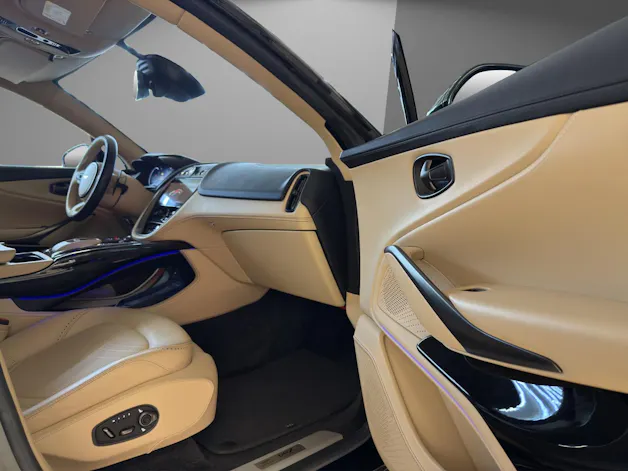 Aston Martin DBX 707 4.0 V8 Bi-Turbo