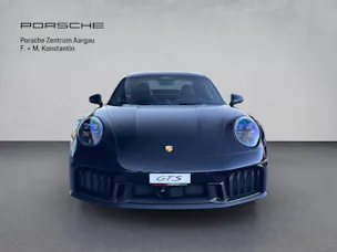 PORSCHE 911 Carrera 4 GTS