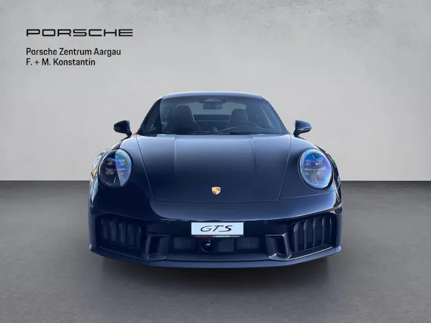 PORSCHE 911 Carrera 4 GTS