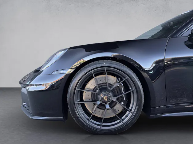 PORSCHE 911 Carrera 4 GTS