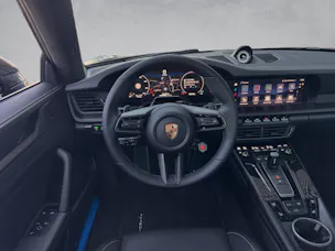 PORSCHE 911 Carrera 4 GTS