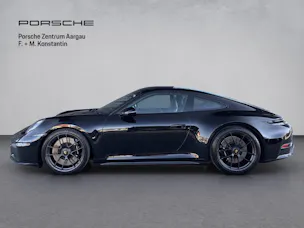 PORSCHE 911 Carrera 4 GTS