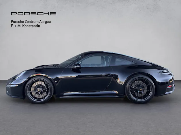 PORSCHE 911 Carrera 4 GTS