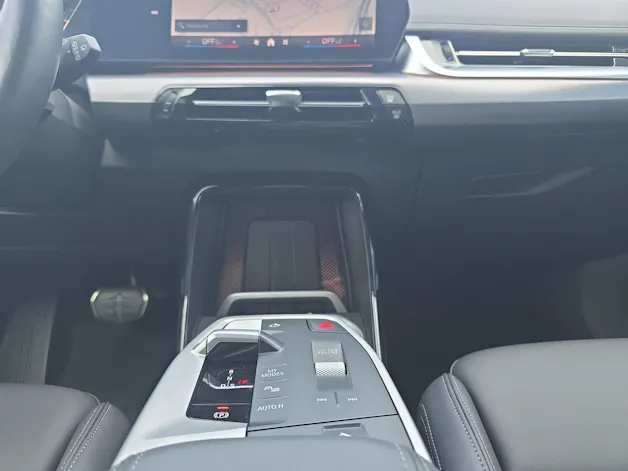 BMW X1 20d xDrive paddles