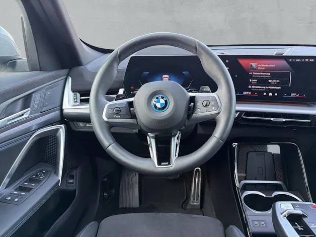 BMW X1 25e xDrive paddles