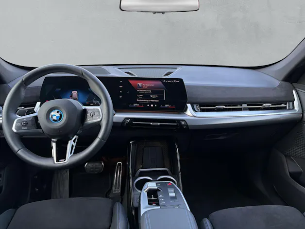 BMW X1 25e xDrive paddles