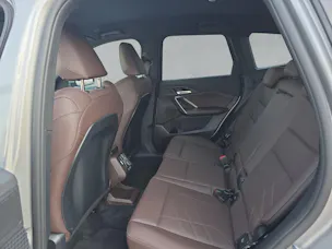 BMW X1 20d xDrive paddles