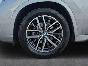 BMW X1 20d xDrive paddles