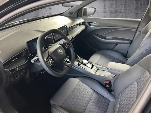 MG 3 1.5 Hybrid Luxury