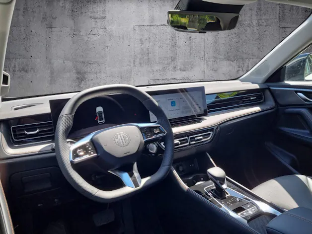 MG HS 1.5 Hybrid Luxury