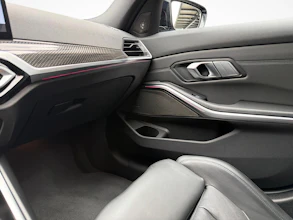 https://vehicle.imgix.net/4421652/0d4f3256-0c13-465e-8937-51a452a98e54.jpg