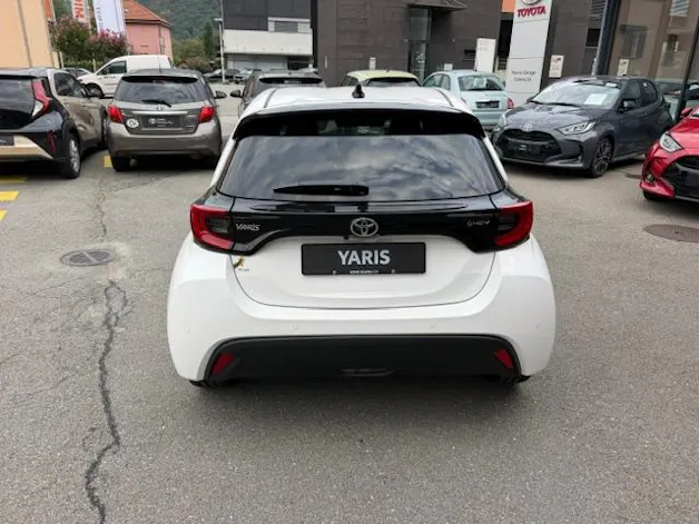 Toyota Yaris 1.5 VVT-i HSD Trend