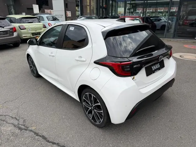 Toyota Yaris 1.5 VVT-i HSD Trend