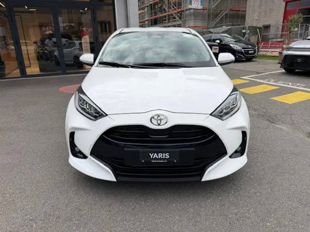 Toyota Yaris 1.5 VVT-i HSD Trend