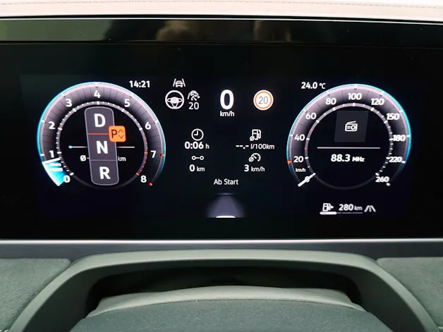 VW Passat Variant 2.0 TSI DSG R-Line 4Motion