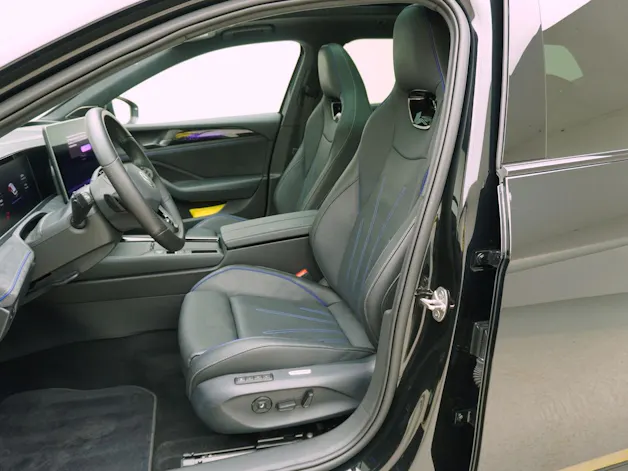 VW Passat Variant 2.0 TSI DSG R-Line 4Motion