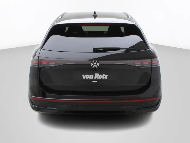 VW Passat Variant 2.0 TSI DSG R-Line 4Motion