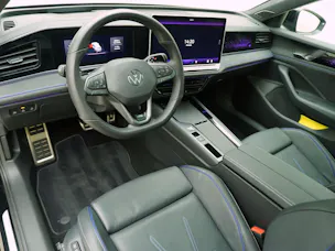 VW Passat Variant 2.0 TSI DSG R-Line 4Motion