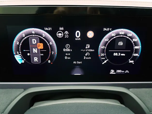 VW Passat Variant 2.0 TSI DSG R-Line 4Motion