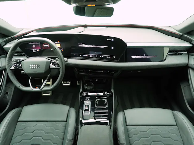 AUDI A6 e-tron Avant S line quattro