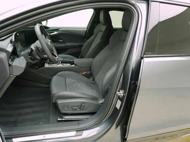 AUDI A6 e-tron Avant S line quattro