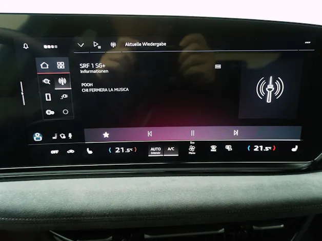 AUDI A6 e-tron Avant S line quattro