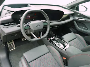 AUDI SQ6 e-tron quattro