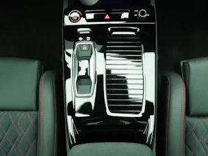 AUDI SQ6 e-tron quattro