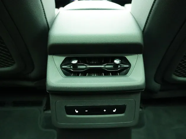 AUDI SQ6 e-tron quattro