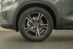 VOLVO XC40 2.0 B4 MH Plus Dark