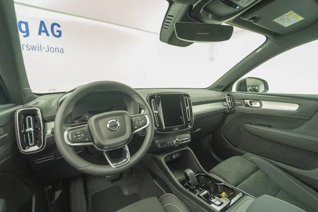 Volvo XC40 2.0 B4 MH Plus Dark