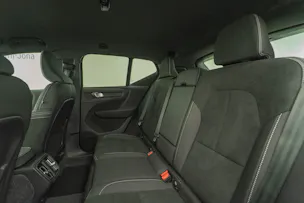 VOLVO XC40 2.0 B4 MH Plus Dark