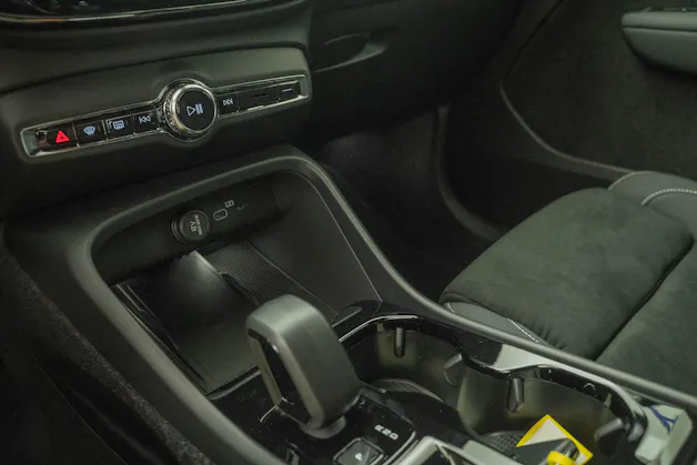Volvo XC40 2.0 B4 MH Plus Dark