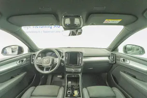 VOLVO XC40 2.0 B4 MH Plus Dark