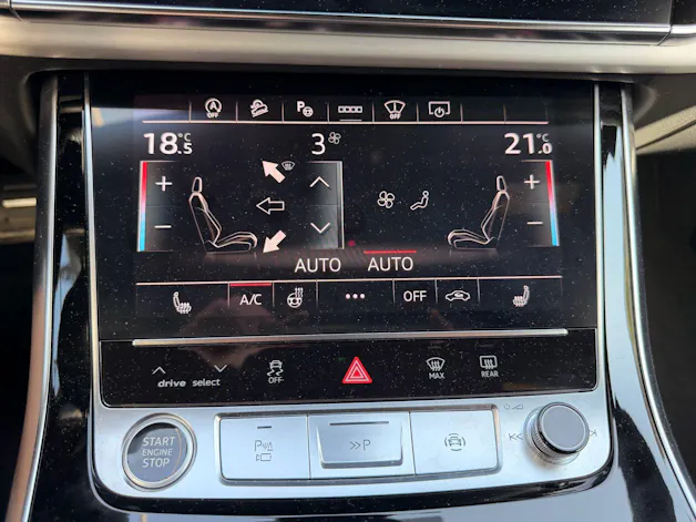 Audi Q8 3.0 TDI 231PS QUATTRO *** 360 GRAD KAMERA & 4 JAHRE AUDI WERKSGARANTIE ***