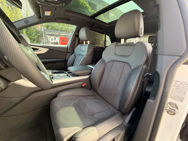 Audi Q8 3.0 TDI 231PS QUATTRO *** 360 GRAD KAMERA & 4 JAHRE AUDI WERKSGARANTIE ***