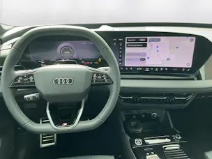 AUDI Q6 e-tron quattro