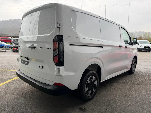 Ford Transit Custom Van PHEV 320 L1H1 Trend Automat