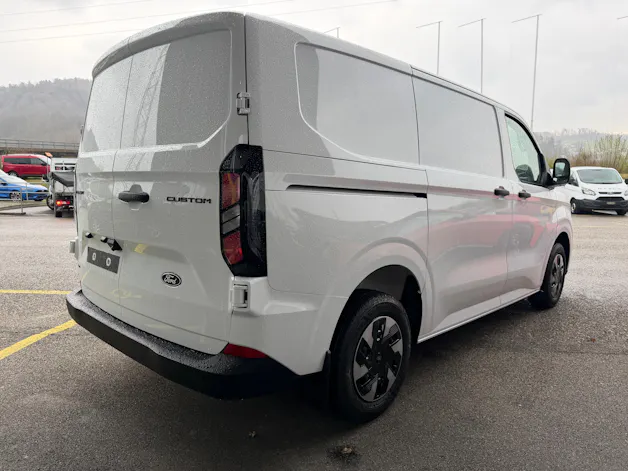 Ford Transit Custom Van PHEV 320 L1H1 Trend Automat