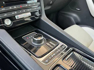 Jaguar F-Pace 30t 2.0 R-Sport AWD Automatik